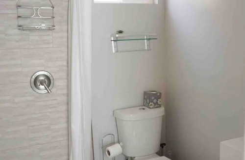 Burbank Apartment | Guest house in a very nice quiet neighborhood