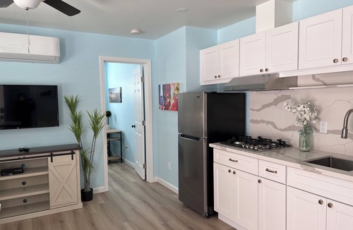 San Marcos House | Guest house with kitchen washer dryer in nice neighborhood next to scenic trail