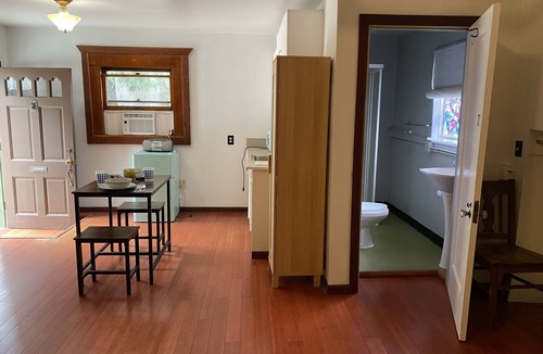 Historic Filipinotown House | Guest/loft house close to downtown Los Angeles.
