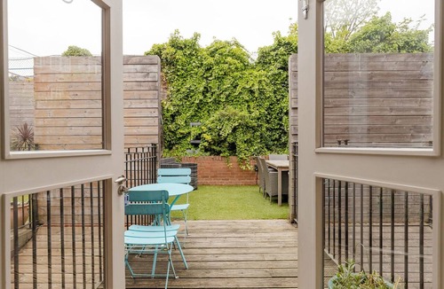Thamesfield House | GuestReady - Charming 2bed with Patio in Putney