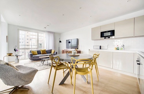 Elephant and Castle Apartment | GuestReady - Chic Urban Haven in Walworth