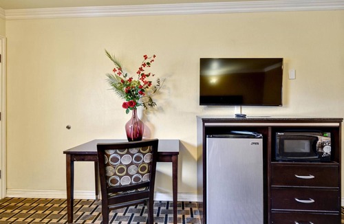 La Puente Hotel | Hacienda Inn