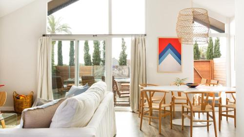 Village of La Jolla House | Hamilton I by AvantStay Beach House Rooftop Deck Newly Renovated Bungalow