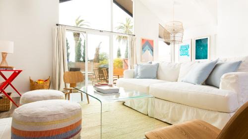 Village of La Jolla House | Hamilton I by AvantStay Beach House Rooftop Deck Newly Renovated Bungalow