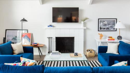 Village of La Jolla House | Hamilton II by AvantStay Beach House Rooftop Deck Newly Renovated Bungalow