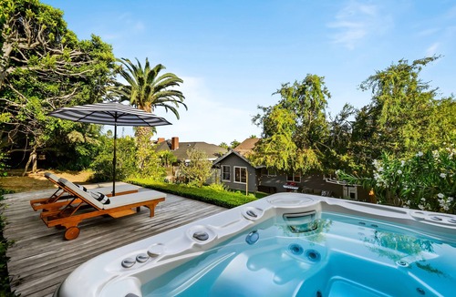 Pacific Palisades House | "Hampton House" Ocean Views. Family & Pet Friendly. WEEKLY AND MONTHLY DISCOUNTS