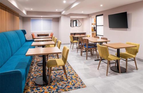 East Side Costa Mesa Hotel | Hampton Inn by Hilton Costa Mesa Newport Beach