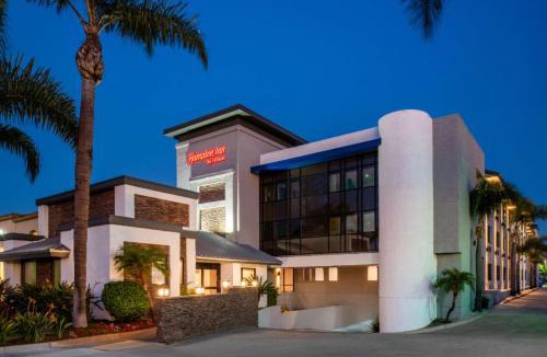 East Side Costa Mesa Hotel | Hampton Inn by Hilton Costa Mesa Newport Beach