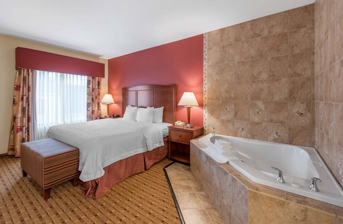 Pacific Hotel | Hampton Inn & Suites Arcata