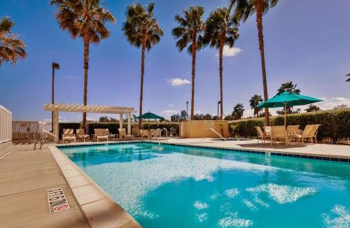 Chino Hills Hotel | Hampton Inn & Suites Chino Hills