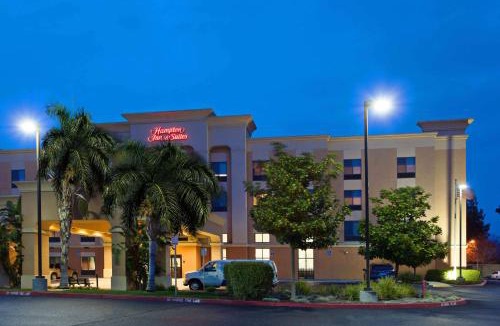 Clovis Hotel | Hampton Inn & Suites Clovis Airport North