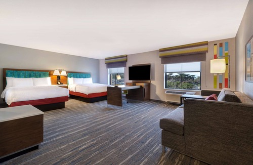 Marina Hotel | Hampton Inn & Suites Marina