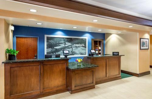 Laguna West-Lakeside Hotel | Hampton Inn & Suites Sacramento-Elk Grove Laguna I-5