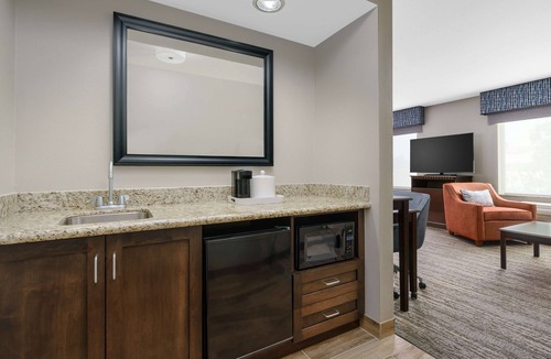 Newbury Park Hotel | Hampton Inn & Suites Thousand Oaks, CA