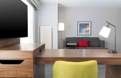 Agua Dulce Hotel | Hampton Inn & Suites Porter Ranch Los Angeles