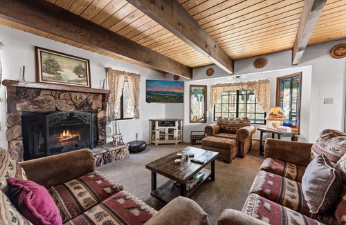 Upper Moonridge House | Happy Bear by Big Bear Cool Cabins