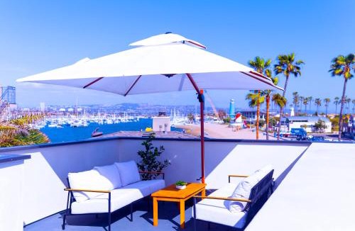 West Newport House | Harbor Lookout - Luxury Beach Home with Coastal Views - Walk to everything!