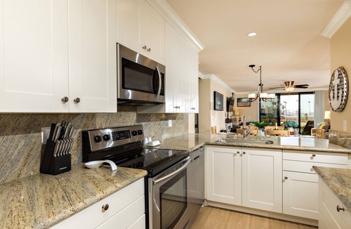Townsite Condo | Harbor View Oasis-Ocean & Harbor Views from a Tranquil Corner Retreat