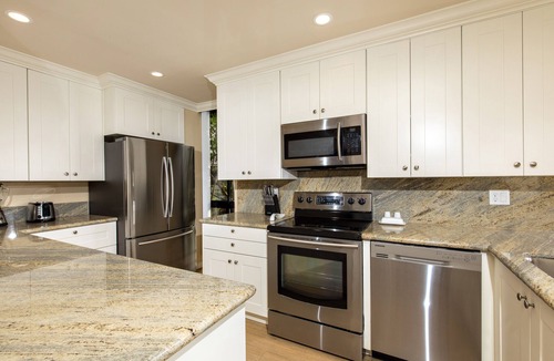 Townsite Condo | Harbor View Oasis-Ocean & Harbor Views from a Tranquil Corner Retreat