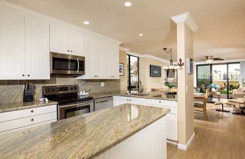 Townsite Condo | Harbor View Oasis-Ocean & Harbor Views from a Tranquil Corner Retreat