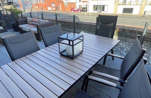 Canon's Marsh Apartment | Harbourside Hideaway - Superb Flat with Terrace