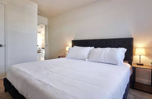 Raisin House | Harvard Combined · Bright & New 2 HOMES Tower District