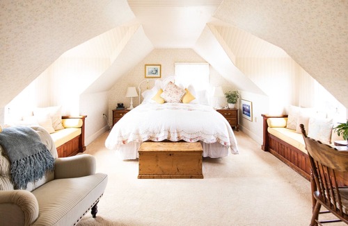 Mendocino Bed & Breakfast | Headlands Inn Bed & Breakfast
