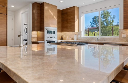 Healdsburg House | Healdsburg Modern home, 3BR/3.5BA pool, hot tub, outdoor kitchen, WiFi