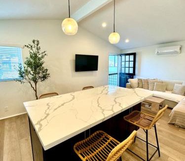 Corona del Mar House | Heart of Corona Del Mar 10 minute walk to beach steps to downtown