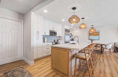 Village of La Jolla Apartment | Heart of La Jolla Gem - Newly Renovated!