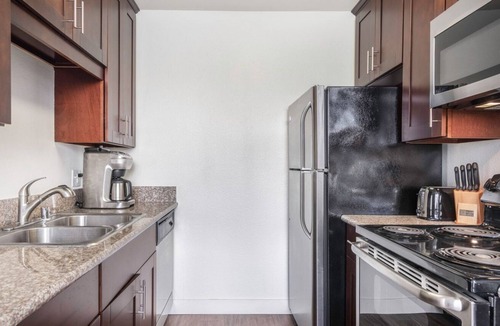 Norma Triangle Apartment | Heart of WeHo 1BR w Pool + Gym walk to Sunset Blvd by Blueground