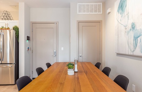 Fullerton Apartment | ⚜Heated Pool ⚜ 2King Bed ⚜ 100MB Wifi ⚜ Keurig⚜W/D