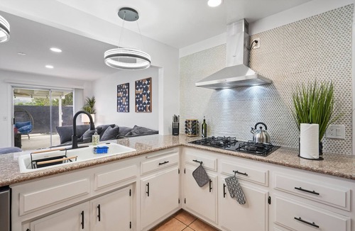 East Hemet House | Heated Pool - Jacuzzi - Firepit - Game Room