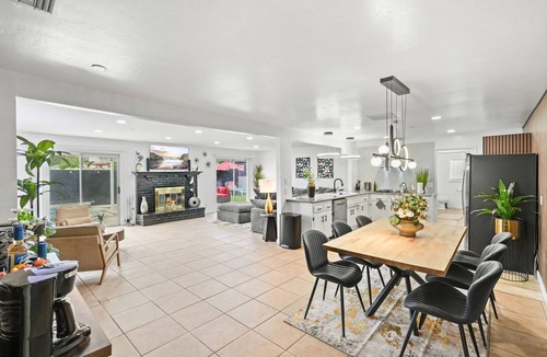 East Hemet House | Heated Pool - Jacuzzi - Firepit - Game Room