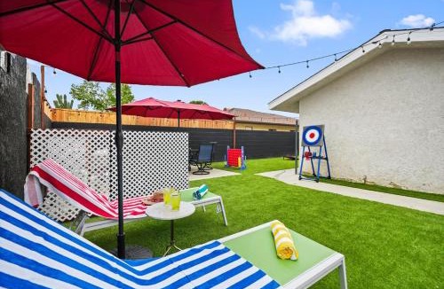 East Hemet House | Heated Pool - Jacuzzi - Firepit - Game Room