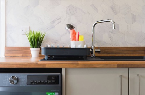 Congerstone House | Heath Lodge - Ideal for Families, Contractors & Professionals.