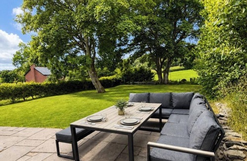 Corwen House | Hen Stablau Spacious Modern Family Retreat in North Wales Sleeps 8