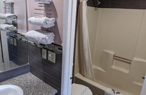 West Whittier-Los Nietos Hotel | Heritage inn