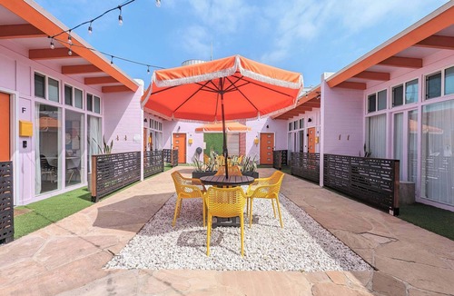 Hermosa Beach Apartment | Hermosa Beach 1BR Apt: Steps to Pier & Dining