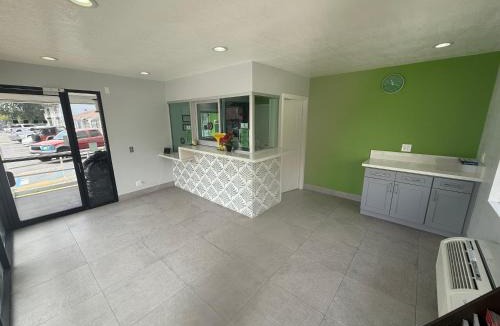 East Pasadena Hotel | Hi-Way Host Motel