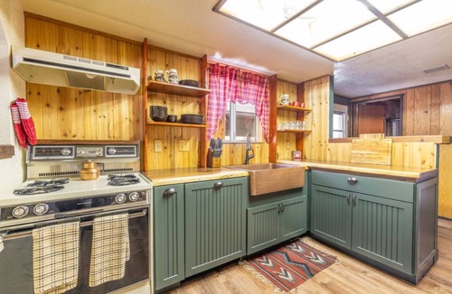 Woodlands Cabin | Hibernation station + Outdoor Area & Pet Friendly!