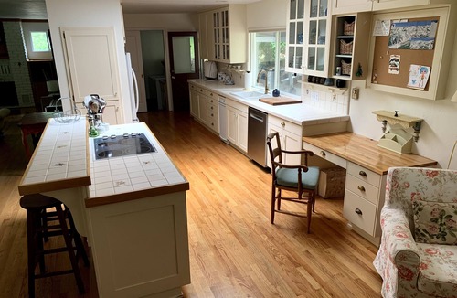 Grass Valley House | Hidden Country Gem with Pond | Free Early In & Late Out | Pet Friendly!