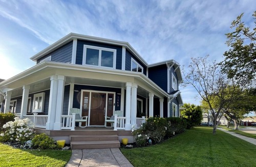 Hawthorne House | Hidden Gem: Beach-Porch-Hot Tub-Game Room-Great Room-SoFi Stadium-LAX