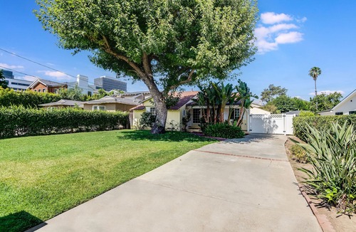 Encino House | Hidden Gem | Centrally Located | Family Friendly