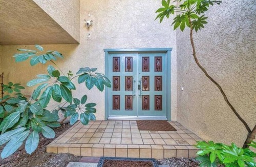 Bonita House | Hidden Paradise｜ BBQ & Fish Pond