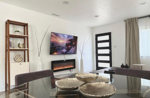 North Redondo House | Hidden South Bay Gem near Manhattan and Redondo Beach