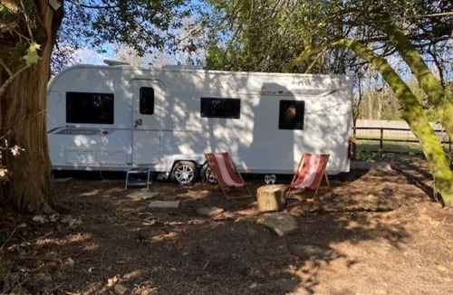 Cudham House | Hideaway Caravan Sleeps 2