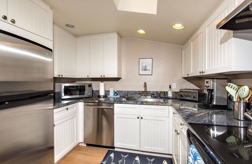 Solana Beach Condo | High Tides & Good Vibes - Beachside Retreat, A/C