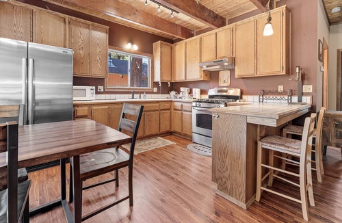 Woodlands Cabin | Hikers Haven - Close to Hiking, Fireplace, Horseshoes, Deck, BBQ
