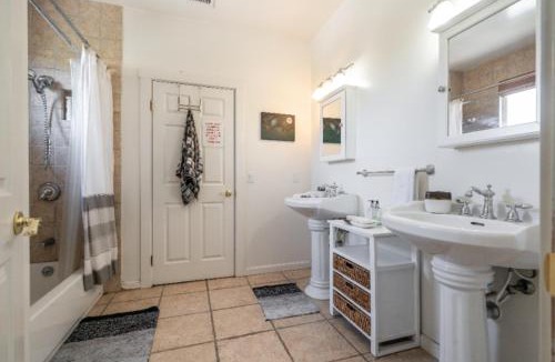 Studio City House | Hills of Studio City, your serene home away from Home